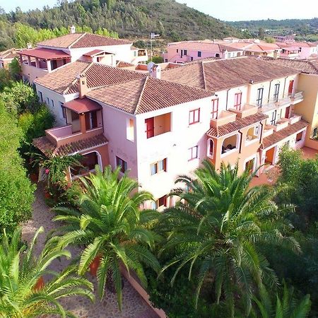 Residence Sos Alinos Cala Liberotto Eksteriør billede
