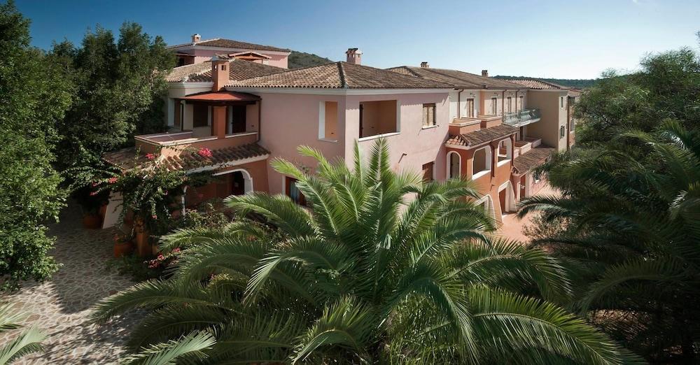 Residence Sos Alinos Cala Liberotto Eksteriør billede