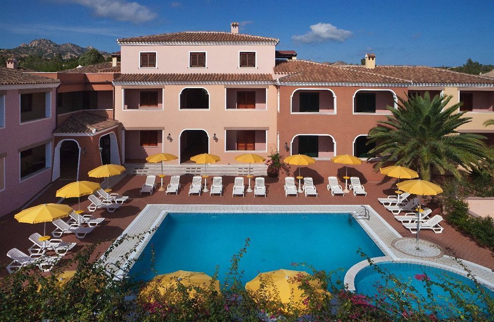 Residence Sos Alinos Cala Liberotto Eksteriør billede