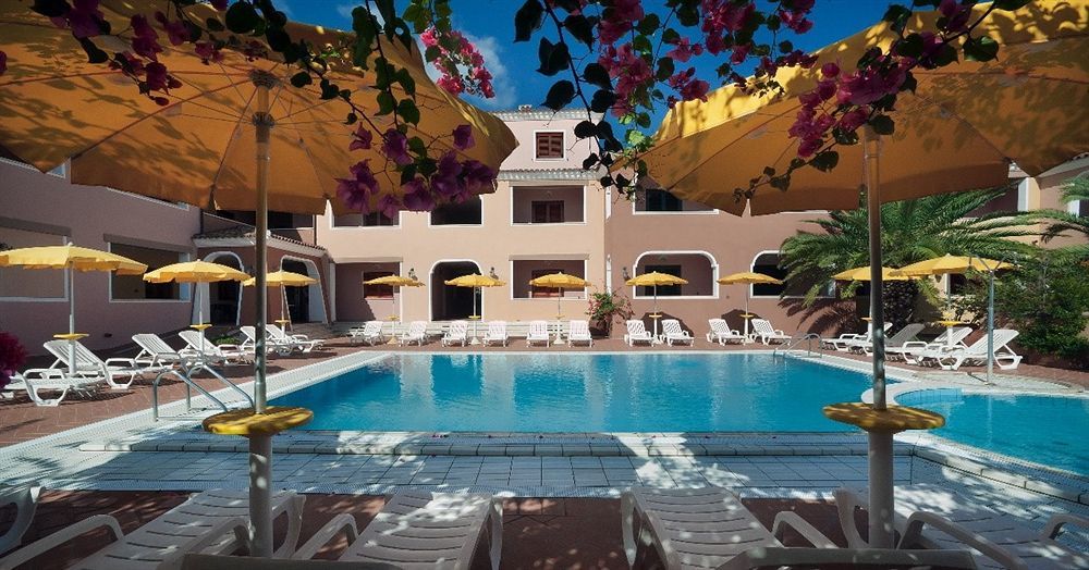 Residence Sos Alinos Cala Liberotto Eksteriør billede