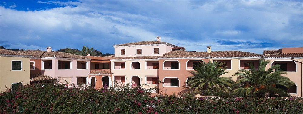 Residence Sos Alinos Cala Liberotto Eksteriør billede