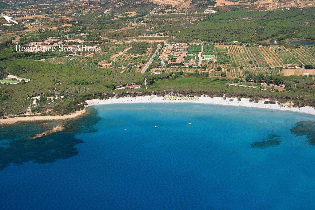 Residence Sos Alinos Cala Liberotto Eksteriør billede