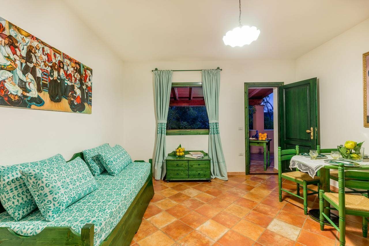 Residence Sos Alinos Cala Liberotto Eksteriør billede